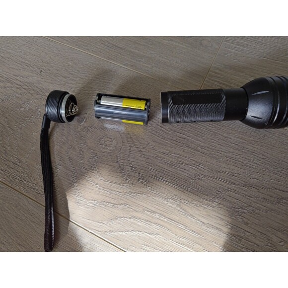 Vansky UV Flashlight , 51 LED Blacklight Pet Urine Detector for Dog/Cat - Picture 7 of 9